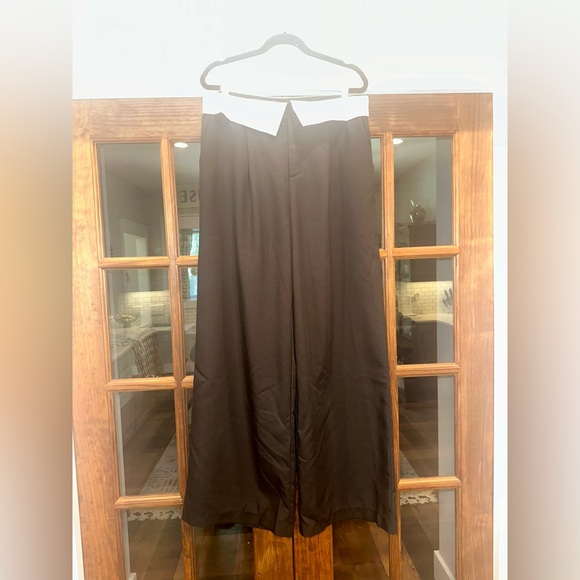 🔹Sans Souci Black Wide Leg Pants with White Top Collar - Picture 1 of 7